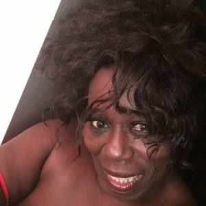 Meet your Posher, Carla